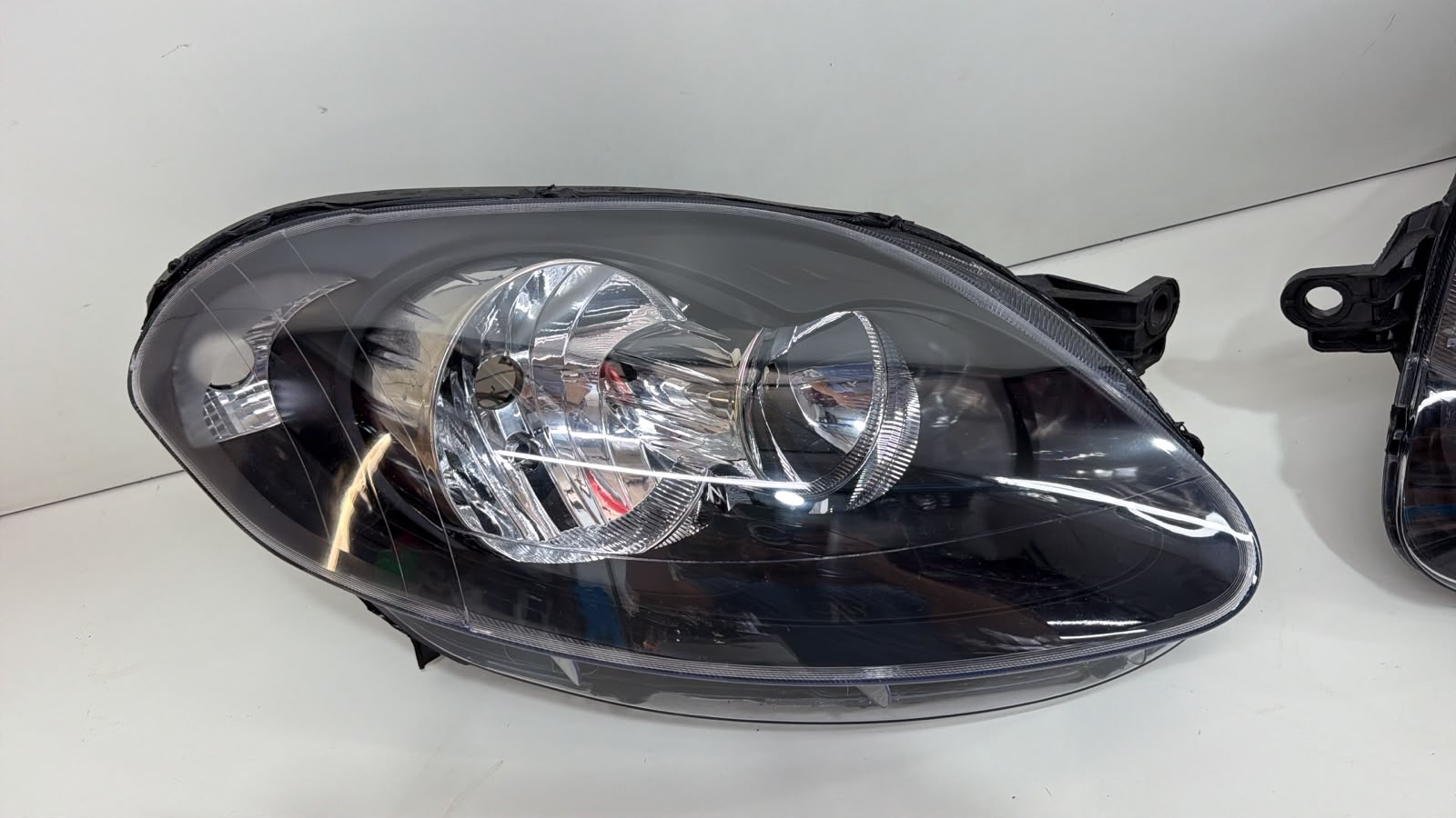farol fiat palio modelo novo fume - foto 3 de 5