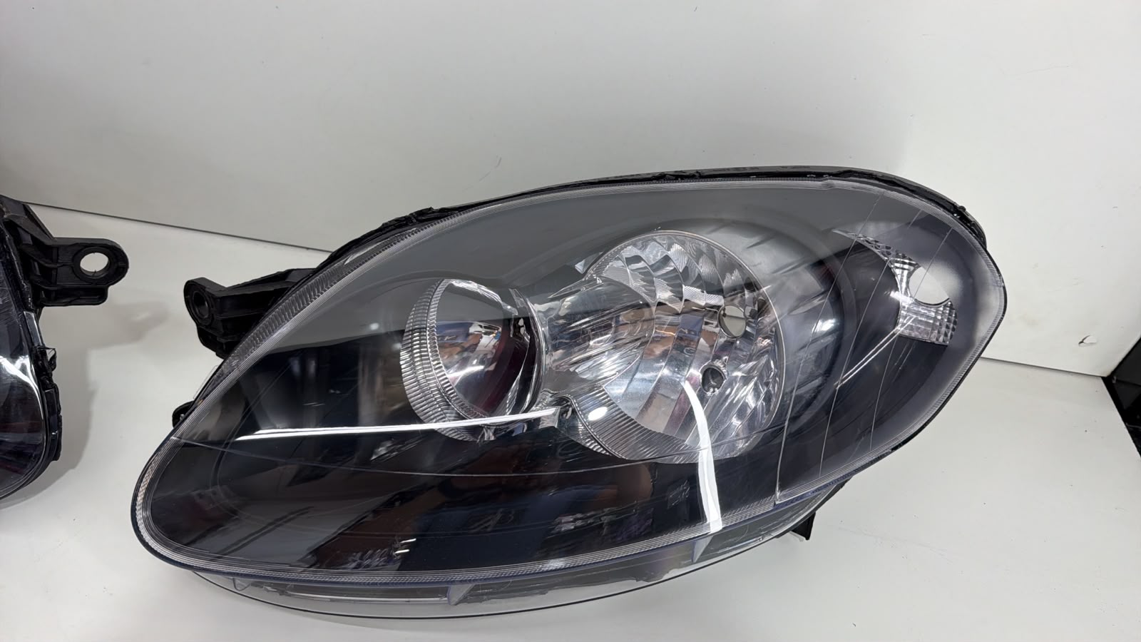 farol fiat palio modelo novo fume - foto 4 de 5