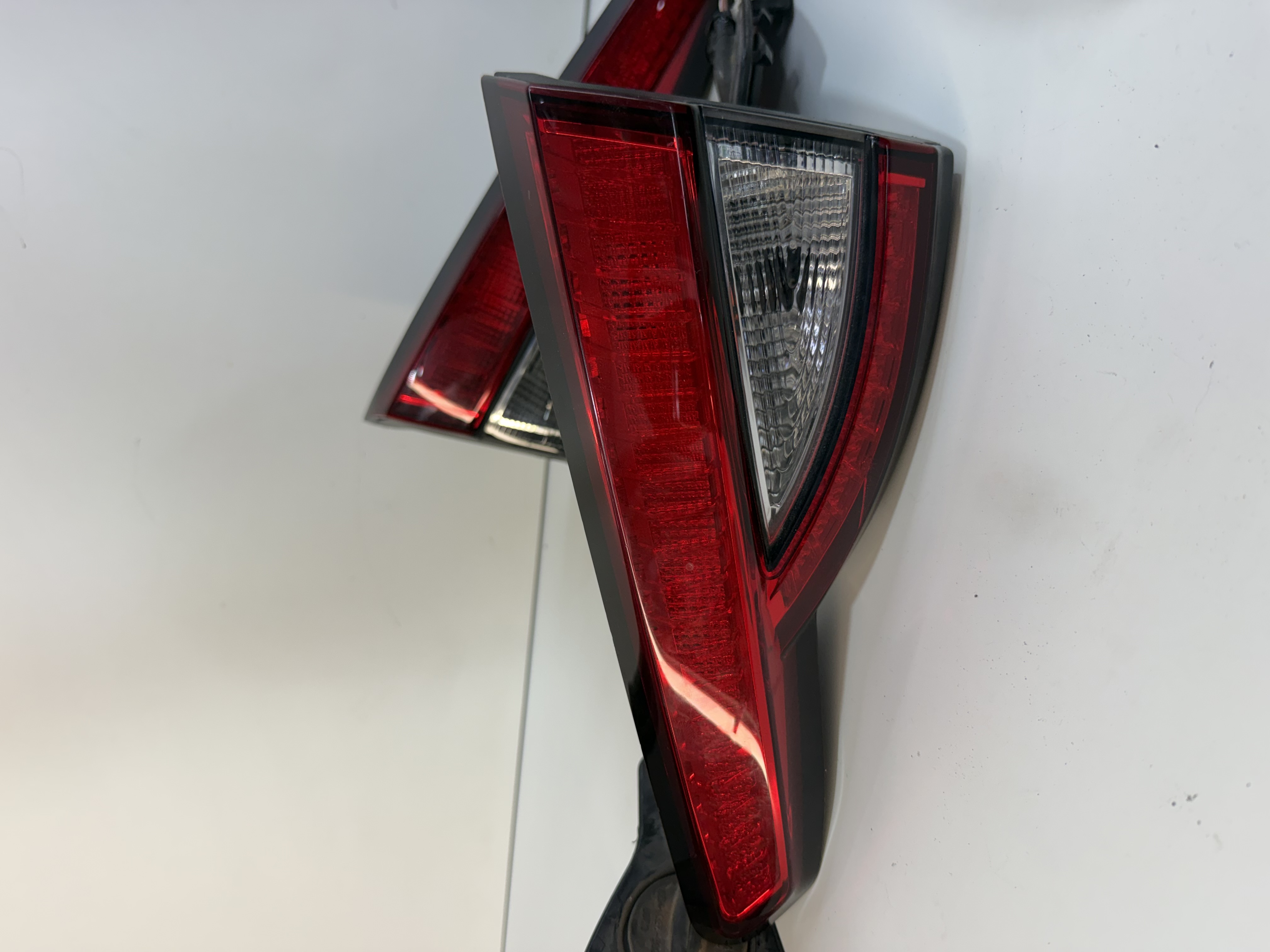 Lanterna tampa traseira Fiat Argo  2018 2019 2020 2021 2022 2023 2024 2025 - foto 4 de 9