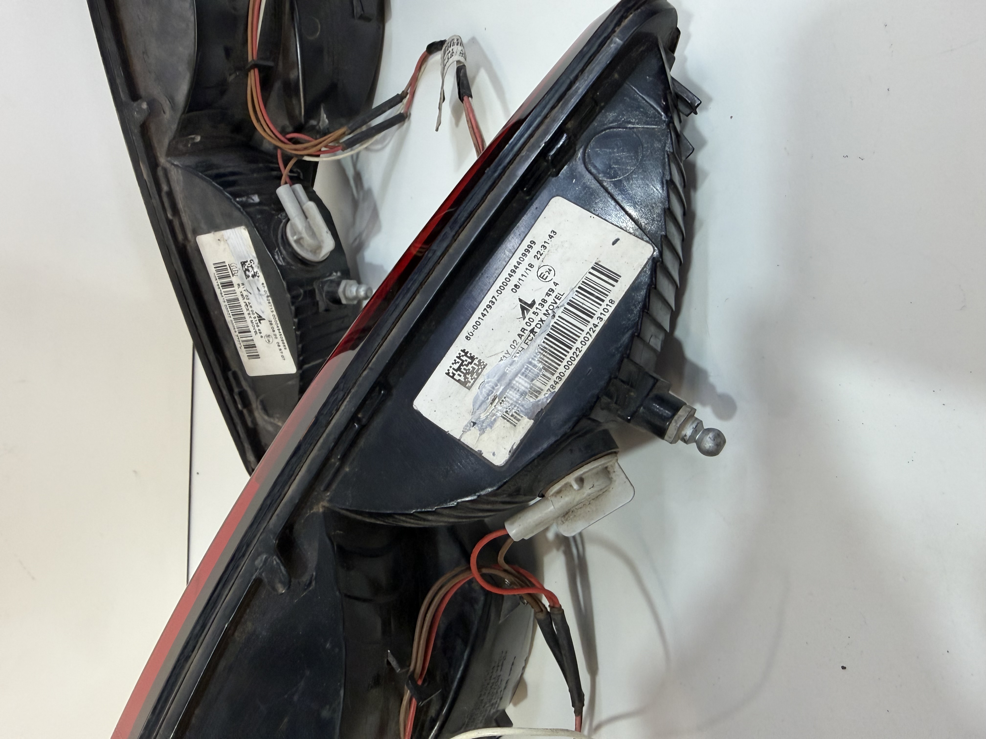 Lanterna tampa traseira Fiat Argo  2018 2019 2020 2021 2022 2023 2024 2025 - foto 8 de 9