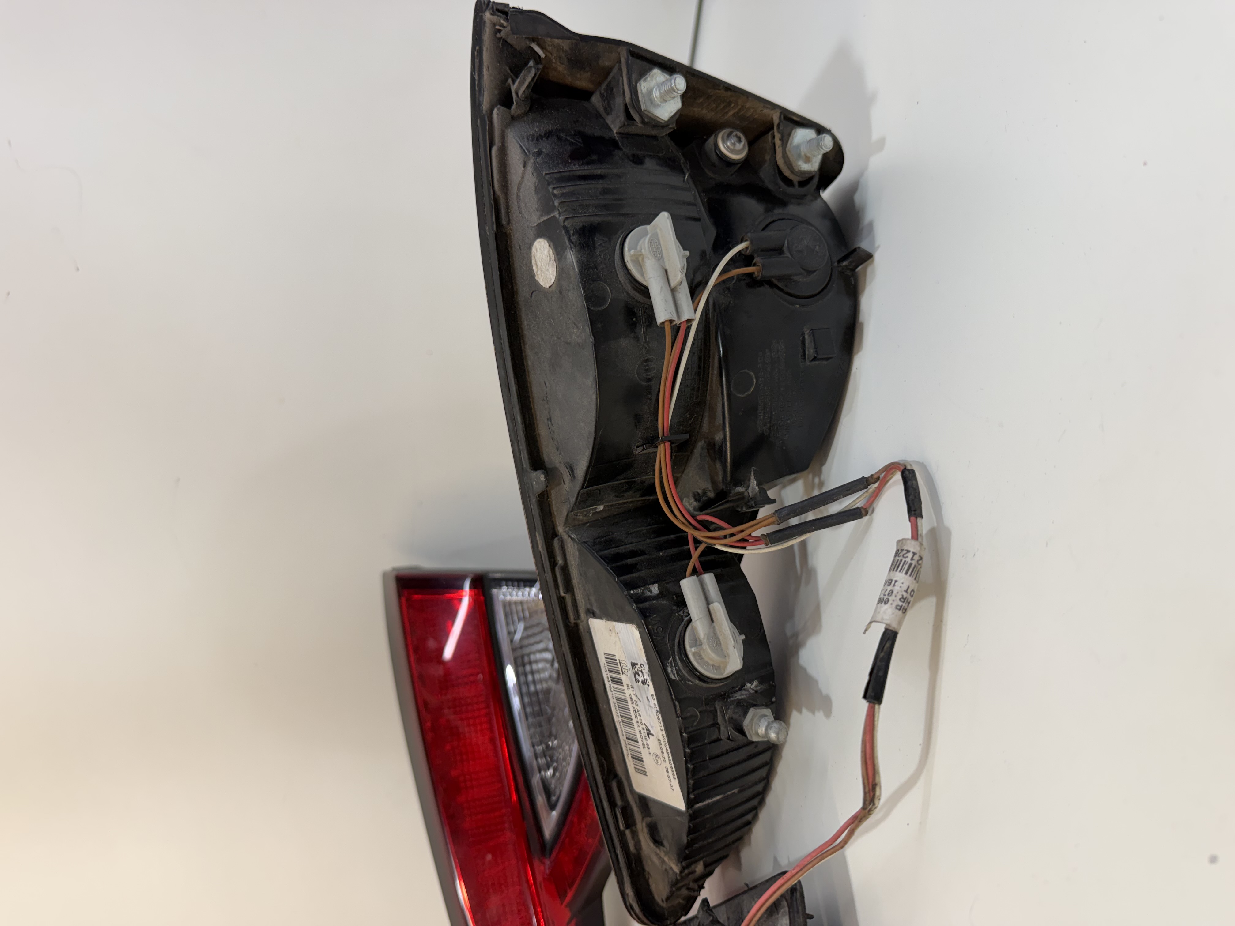 Lanterna tampa traseira Fiat Argo  2018 2019 2020 2021 2022 2023 2024 2025 - foto 9 de 9