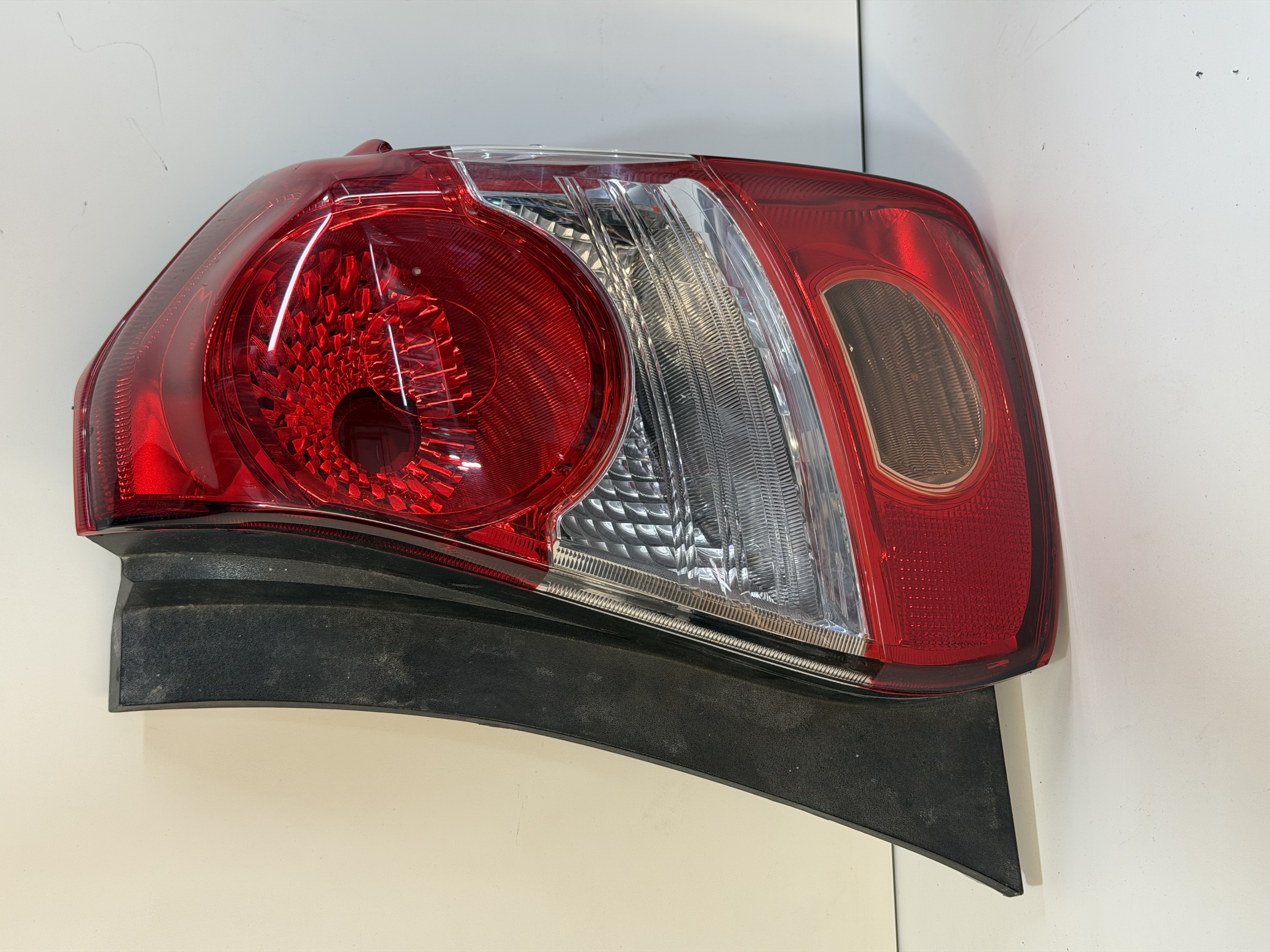 LANTERNA ETIOS HATCH 2013 A 2022 CRISTAL ARTEB ORIGINAL direita - foto 3 de 6