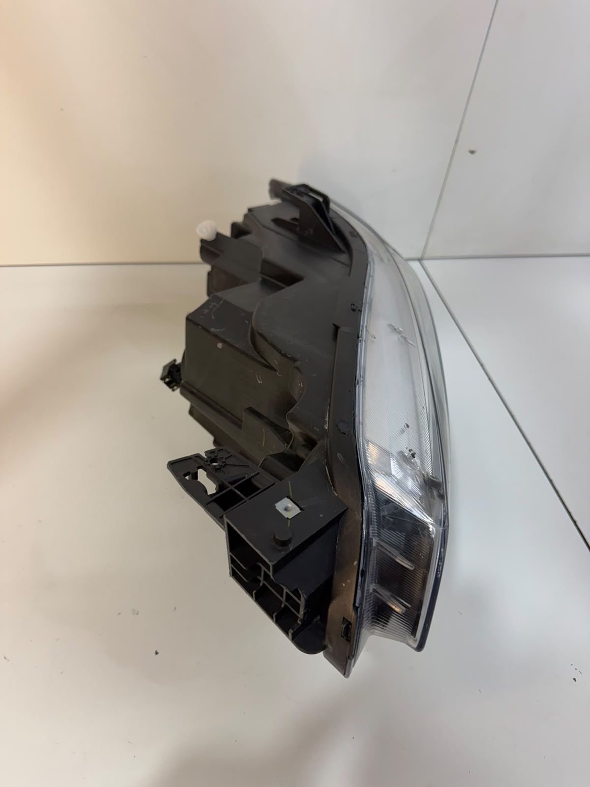 Farol Esquerdo Tracker Lt Ltz 2021 À 2024 Gm 52173374 - foto 3 de 6