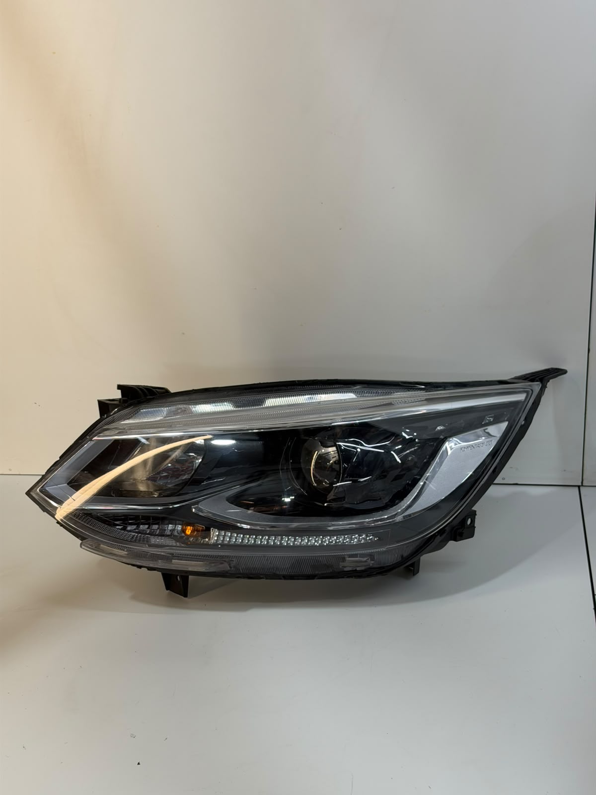Farol Esquerdo Onix Led C/projetor 2020 2021 2023 2024 2025 (Usado) - foto 1 de 7