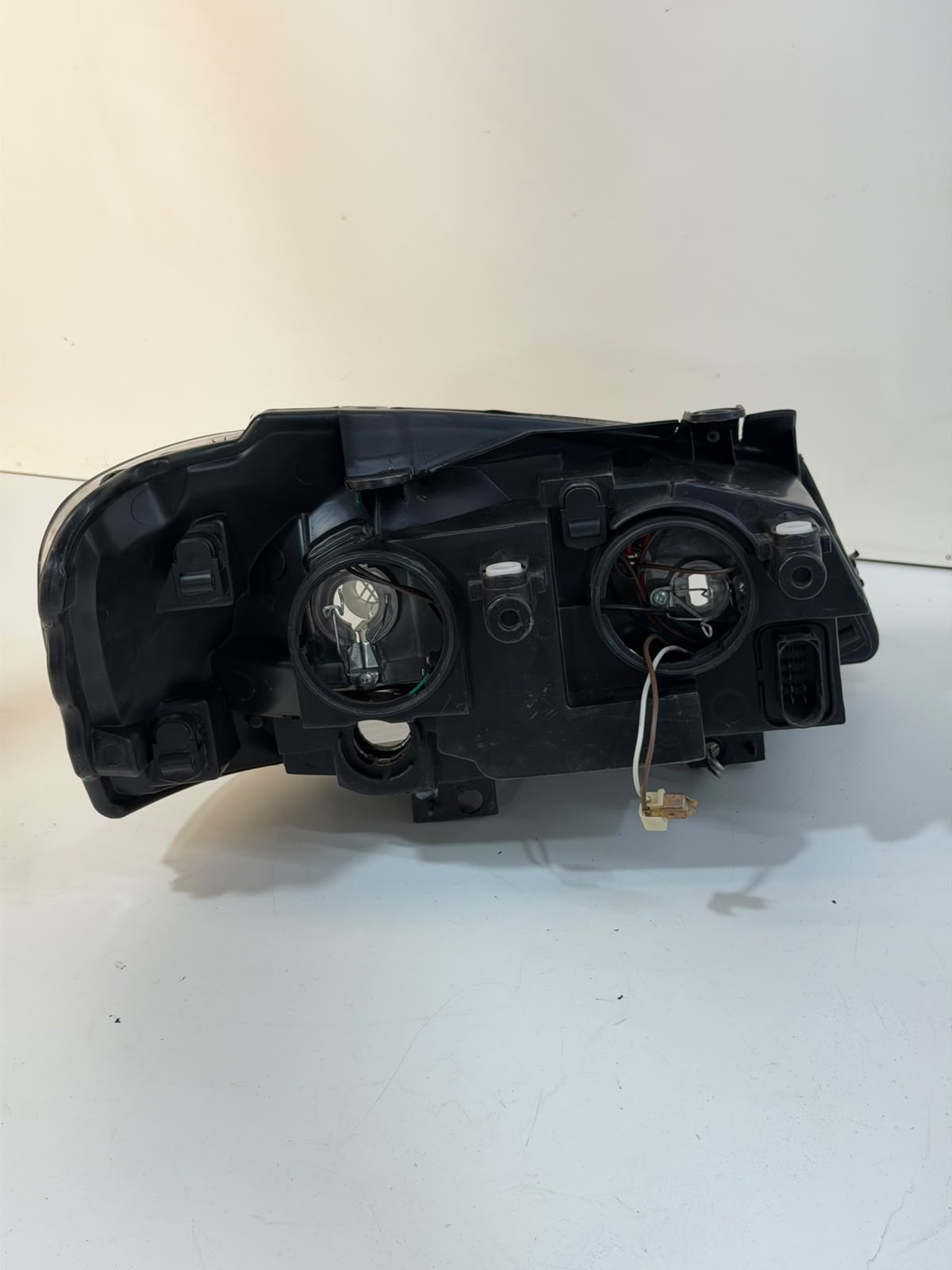 Farol Volkswagen Golf Sportline 2007/2012 Esquerdo Original (Usado) - foto 2 de 4