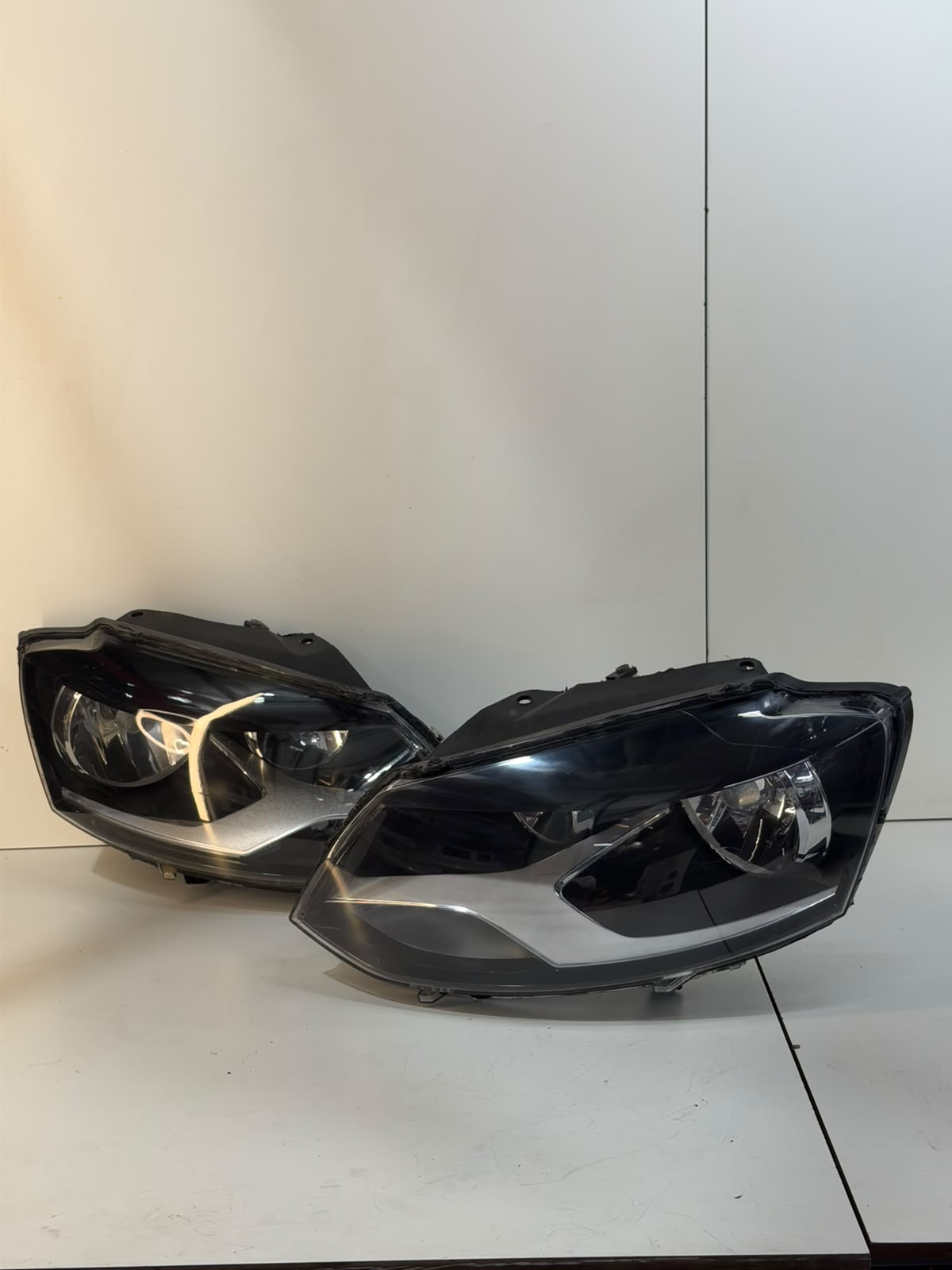 Farol Para Vw Fox Spacefox 2010 A 2014 Duplo esquerdo Arteb - foto 1 de 4