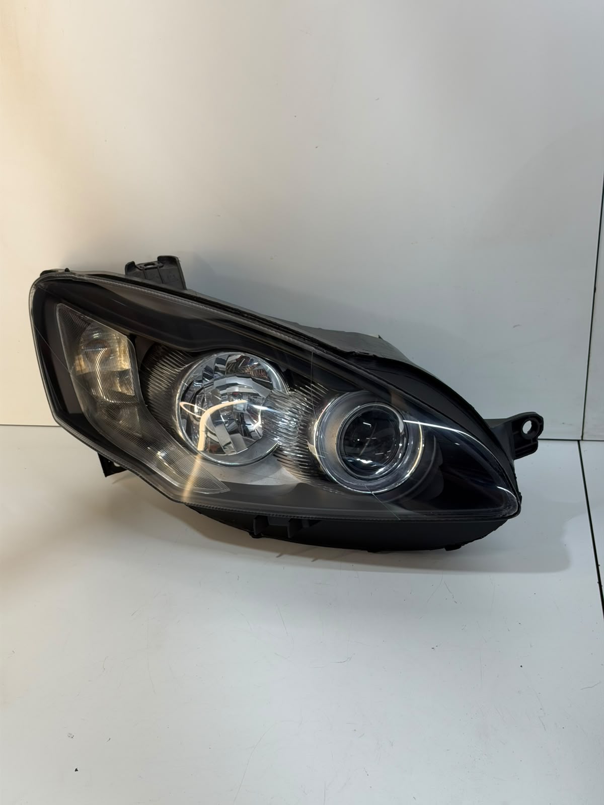 Farol Direito Idea 2011 2012 A 2016 (Usado) fume - foto 1 de 4