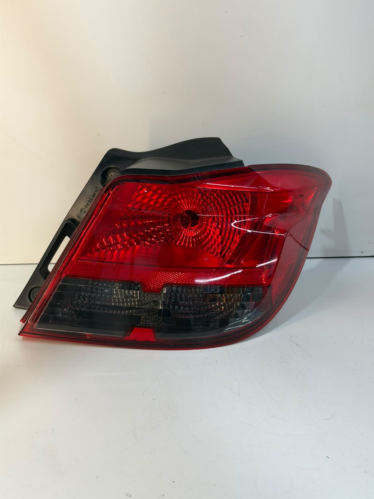 Lanterna Traseira Direita Gm onix 2013 a 2020 - foto 1 de 4