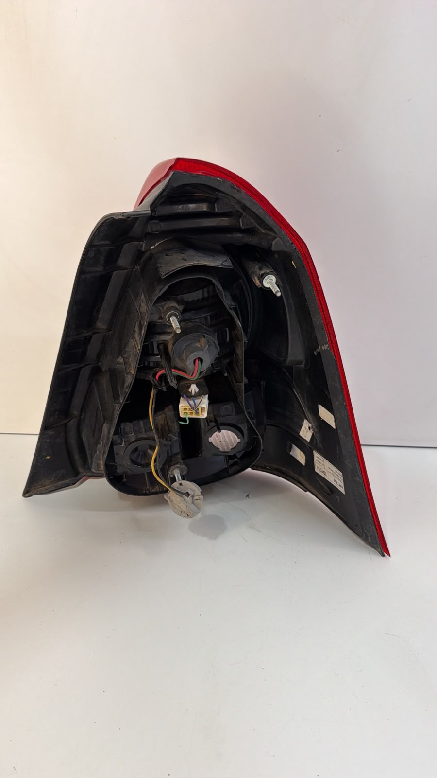 Lanterna freio Toyota Etios Sedan Ano 2013 a 2020 Lado Esquerdo Motorista luz Traseira - foto 3 de 5