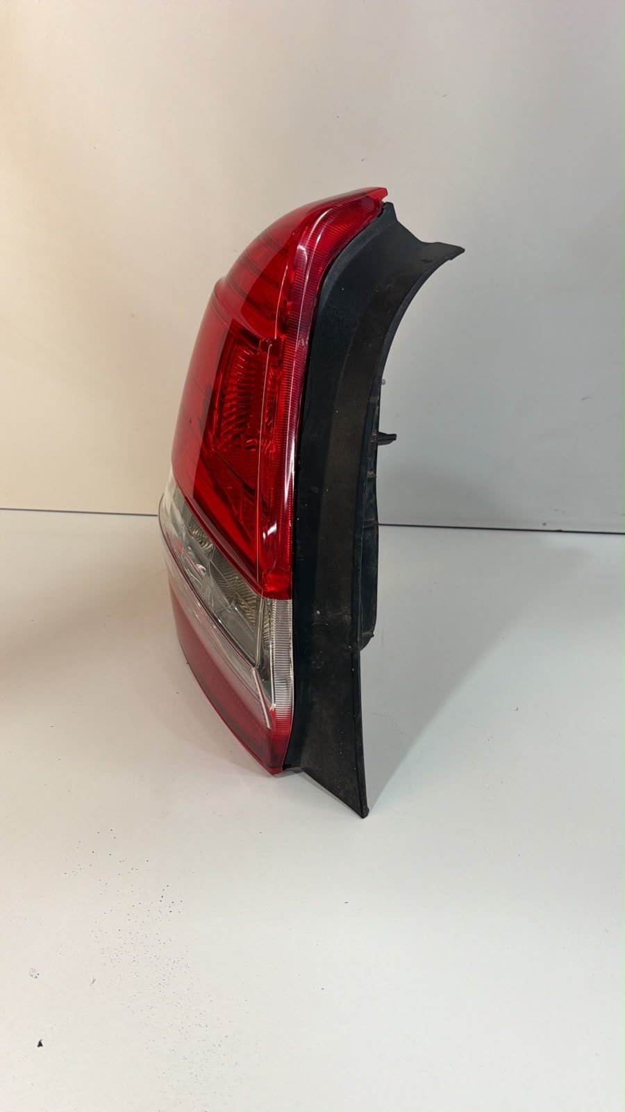 Lanterna freio Toyota Etios Sedan Ano 2013 a 2020 Lado Esquerdo Motorista luz Traseira - foto 5 de 5