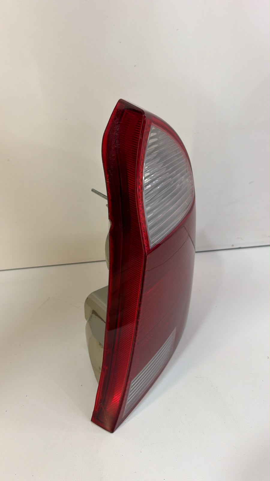 lanterna traseira Chevrolet Corsa Sedan 2003 a 2007. - foto 3 de 5