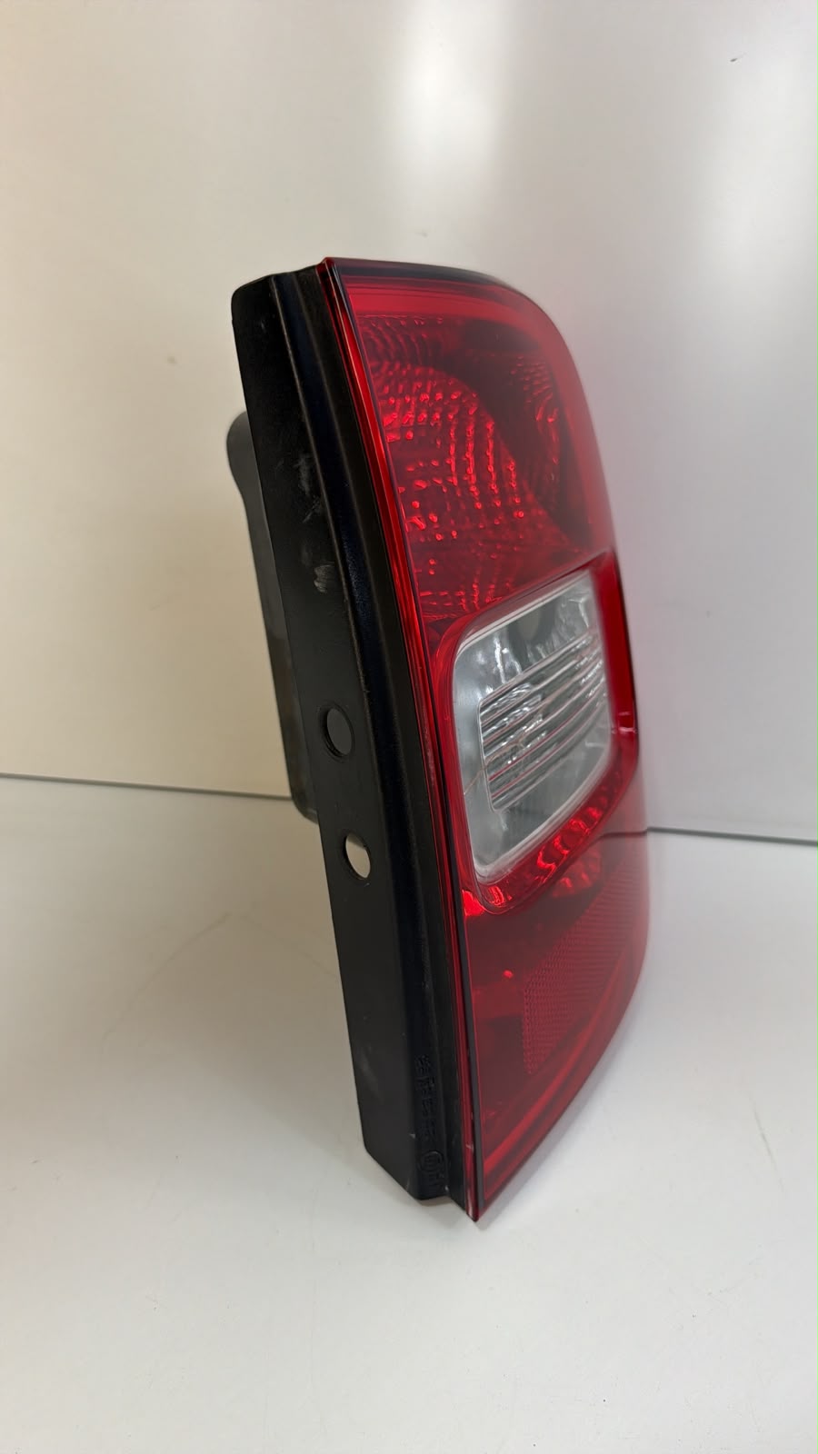par Lanterna traseira Volkswagen Saveiro G5/G6 2009 a 2016 original - foto 8 de 10