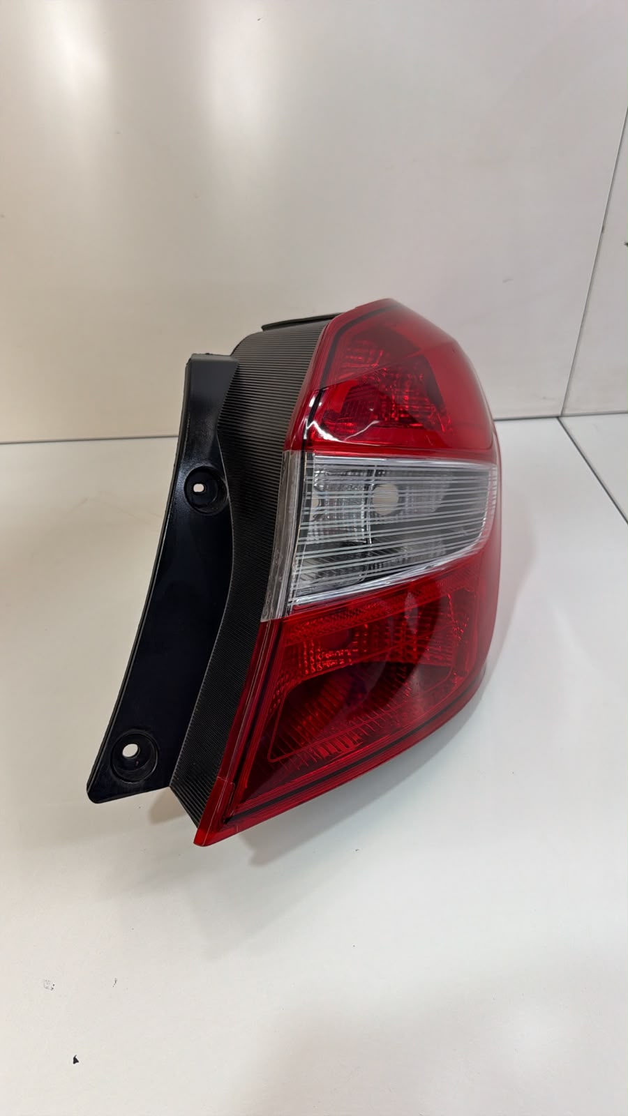Lanterna Direita Ford Ka Hatch  2014 a 2017 - foto 3 de 4