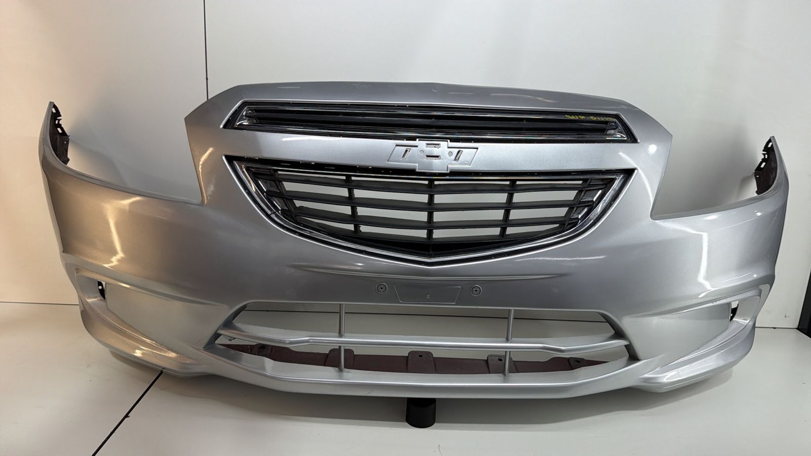 Para-choque Dianteiro Chevrolet Onix 2014 a 2020 - foto 3 de 3